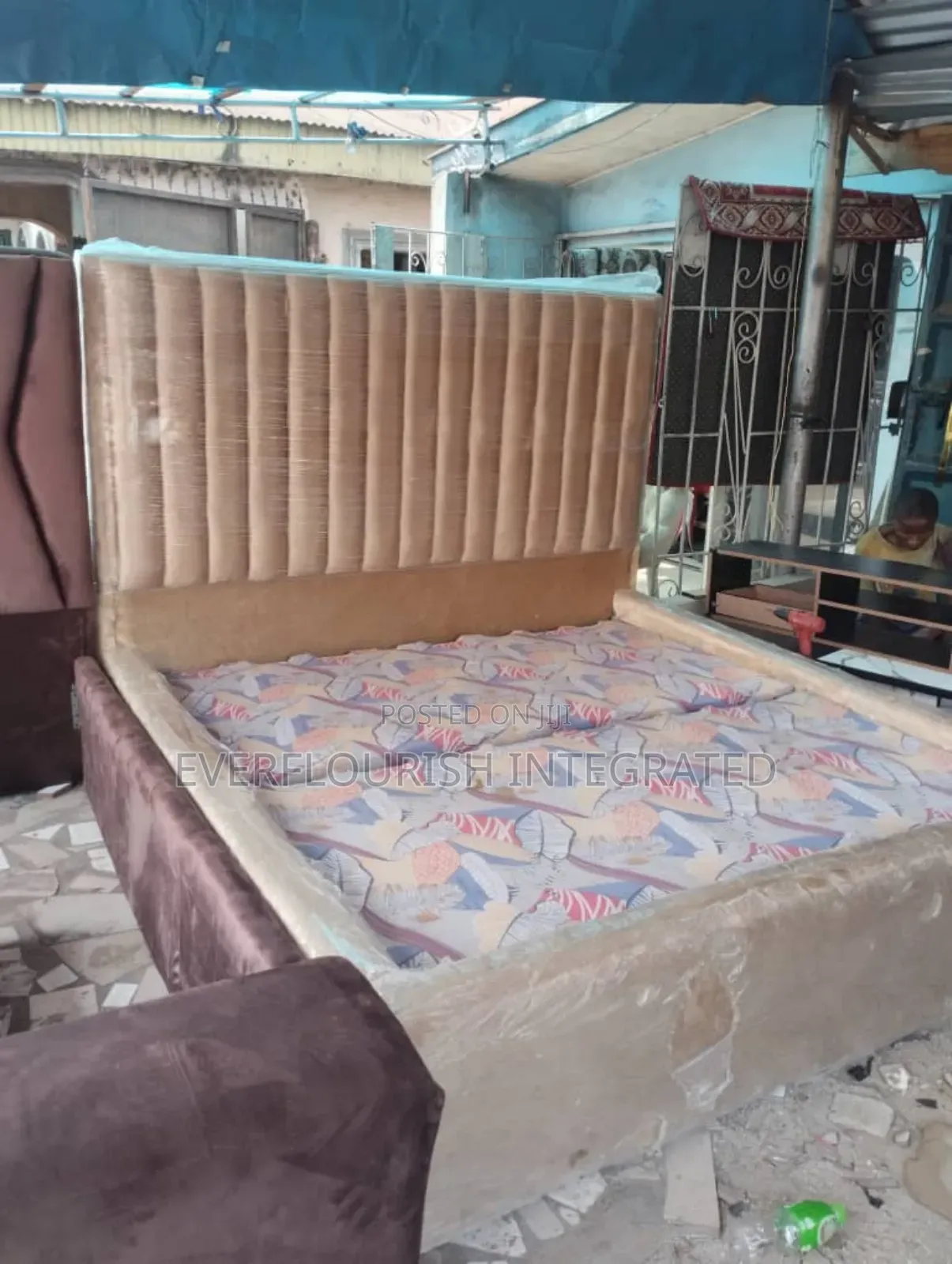Bed Frame 6x6ft Padded