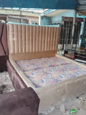 Bed Frame 6x6ft Padded