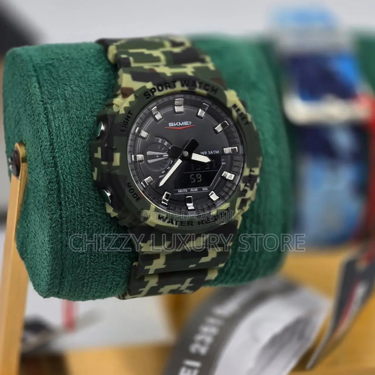 Skmei Quality Luxury Men Rubber Strap Wristwatch