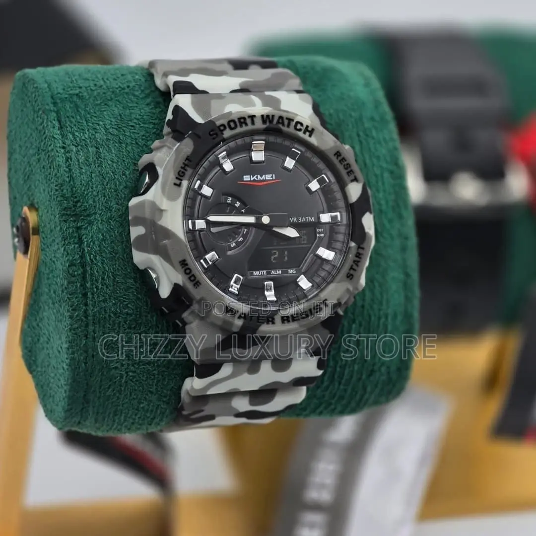 Skmei Quality Luxury Men Rubber Strap Wristwatch