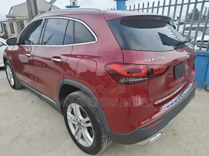 Mercedes-Benz GLA 250 2022 Red