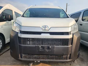 Toyota HiAce 2022 Silver