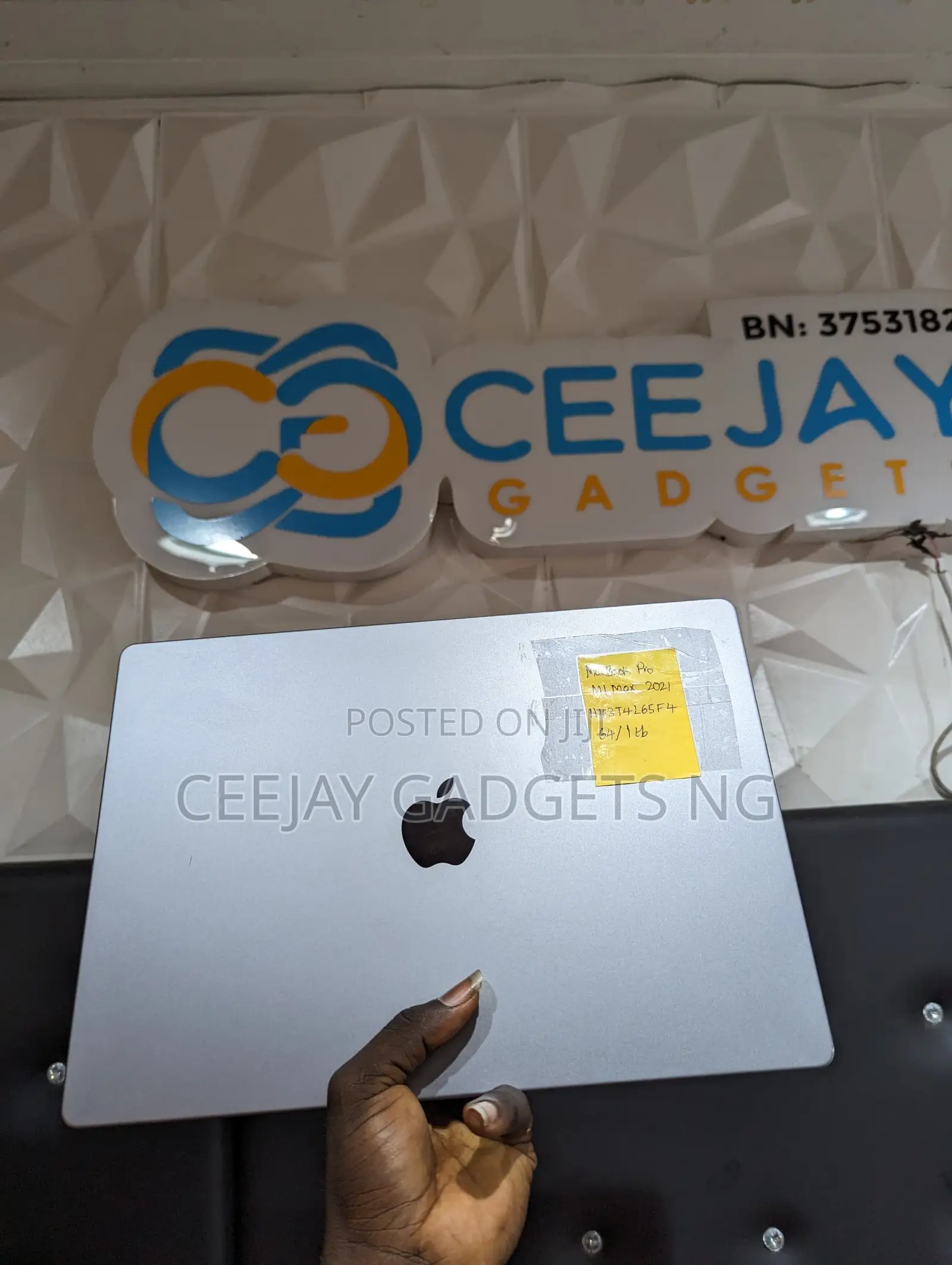 Laptop Apple MacBook Pro 2021 M1 64GB Apple M1 Max SSD 1T