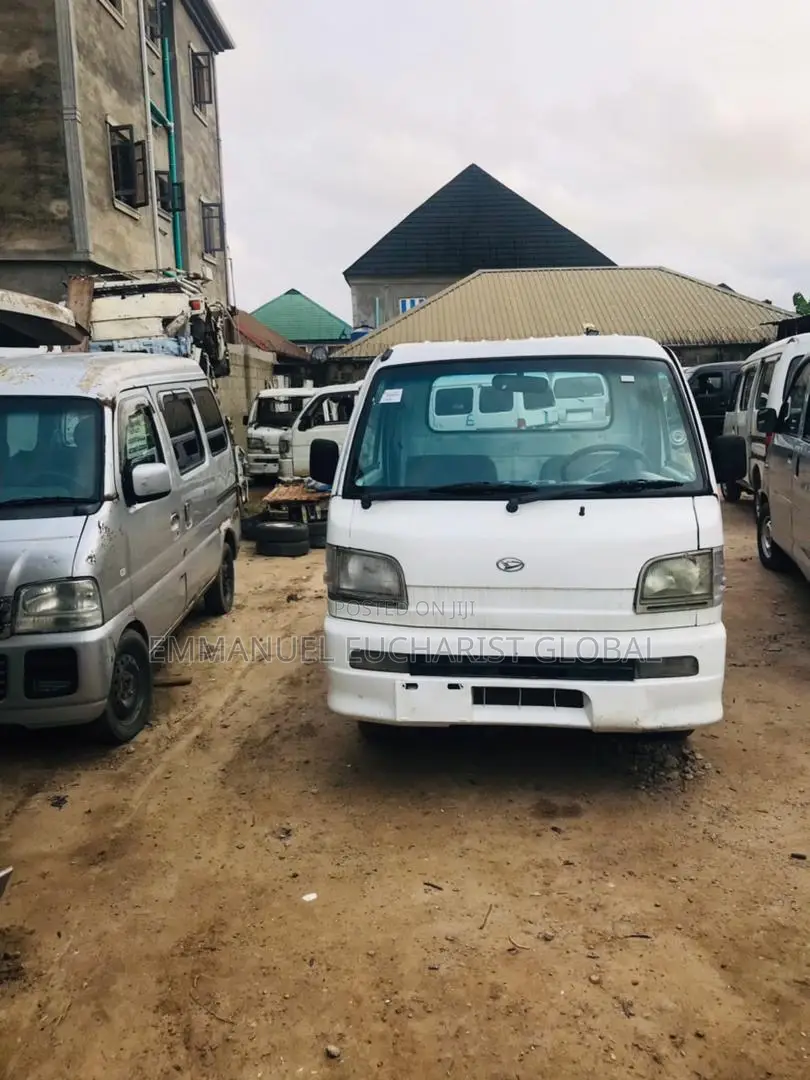 Toyota HiAce 1997 White