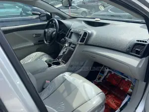Toyota Venza AWD 2012 Silver