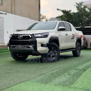 Toyota Hilux 2021 White