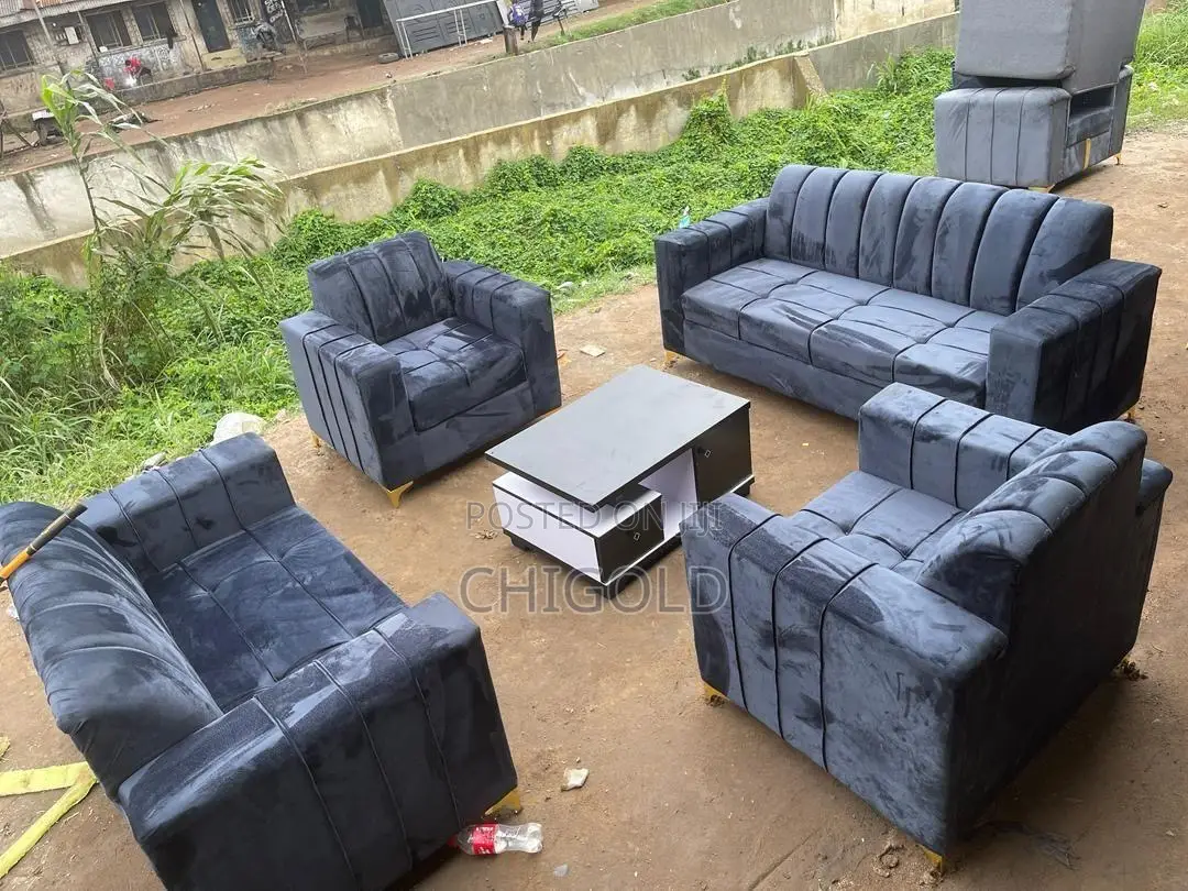 Living Room U Sofas With Table Is Available to Pick