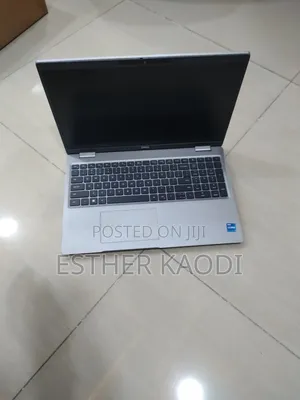 Laptop Dell Latitude 5520 4GB Intel Core I7 SSD 256GB