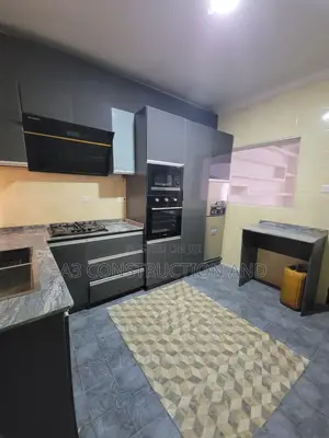3bdrm Apartment in Opposite Kolapo, Akobo for rent