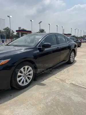 Toyota Camry LE FWD 2020 Black