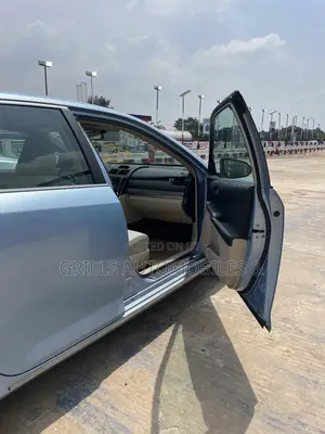 Toyota Camry LE 4dr Sedan (2.5L 4cyl 6A) 2012