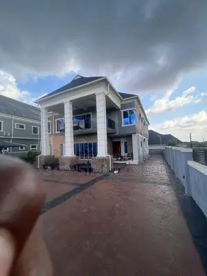3bdrm Duplex in Carlton Gate Estate, Akobo for rent