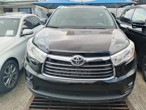Toyota Highlander LE Plus 4dr SUV AWD (3.5L 6cyl 6A) 2015 Black