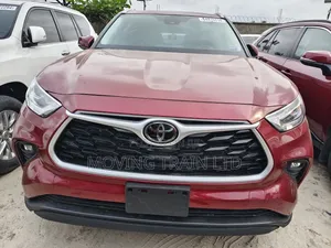 Toyota Highlander XLE AWD 2023 Red