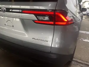 Toyota Highlander Platinum AWD 2024 Gray
