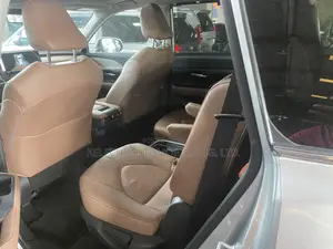 Toyota Highlander Platinum AWD 2024 Gray