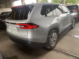 Toyota Highlander Platinum AWD 2024 Gray
