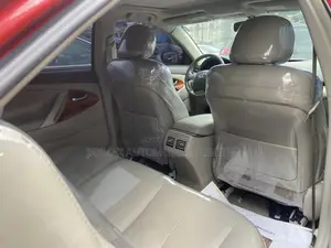 Toyota Camry LE 4dr Sedan (2.5L 4cyl 6A) 2011 Red