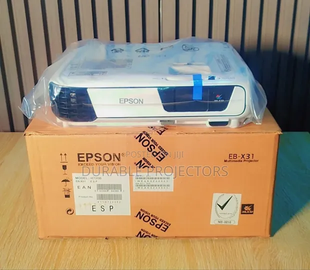 EPSON LCD PROJECTOR EB-X31 プロジェクター Projector Tv / Video