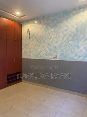 4bdrm Duplex in Jahi Gilmore for rent