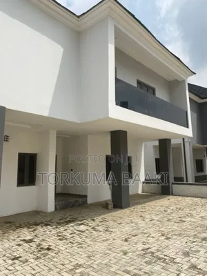 5bdrm Duplex in Jahi Gilmore for rent