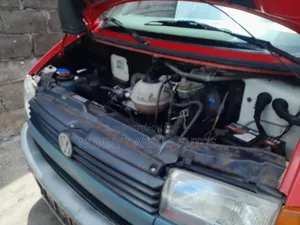Volkswagen Transporter 2005 Red