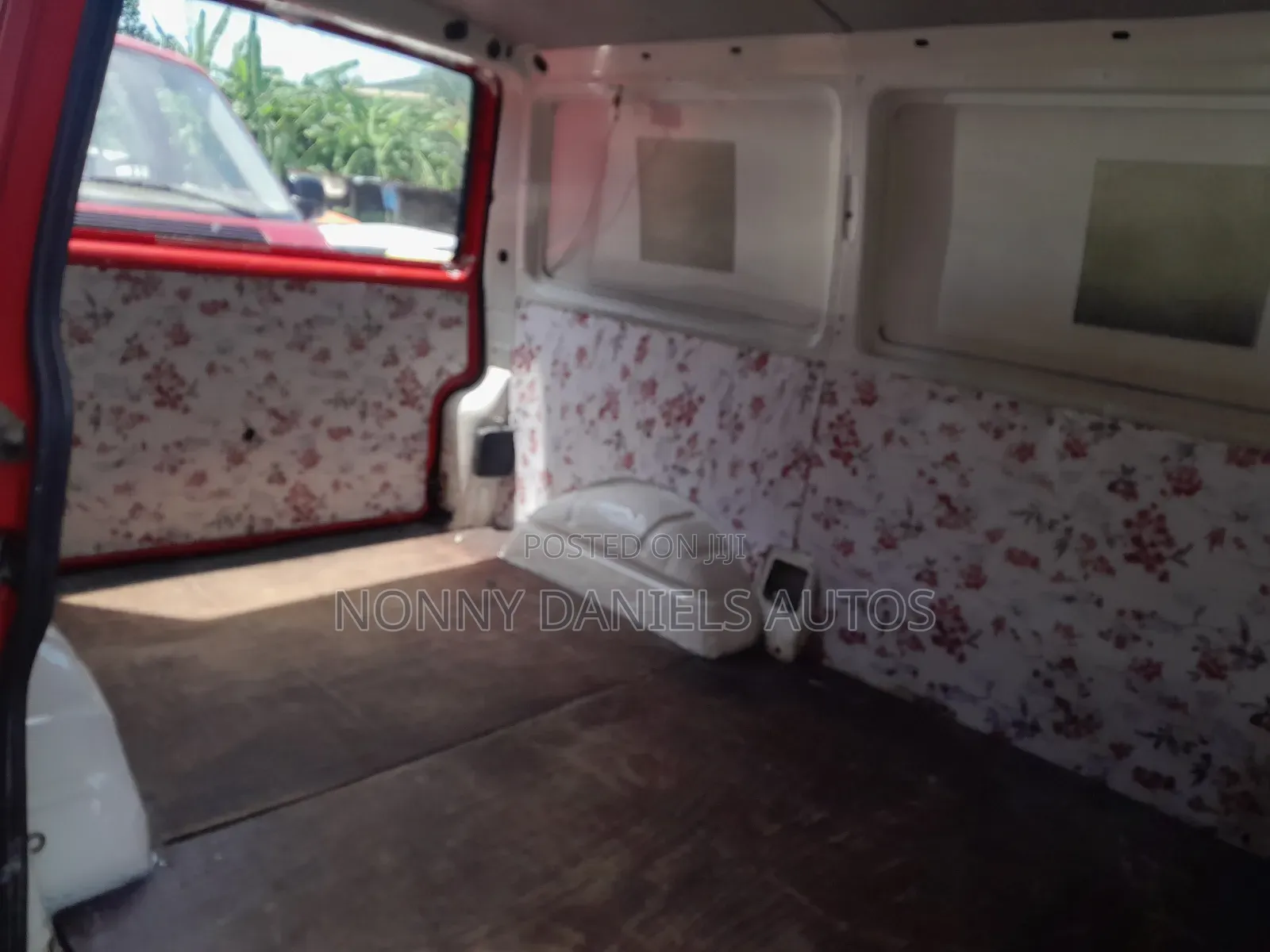 Volkswagen Transporter 2005 Red