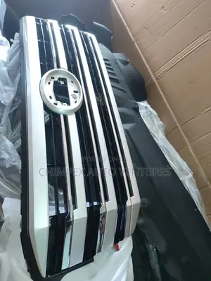 Front Grill Land Cruiser 2024