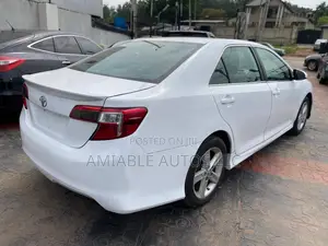 Toyota Camry SE 4dr Sedan (2.5L 4cyl 6A) 2013 White