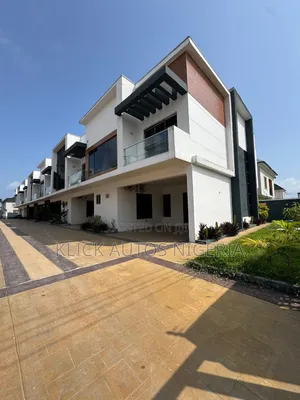 Furnished 4bdrm Duplex in Ogombo for sale