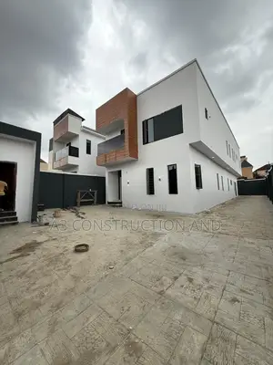 5bdrm Duplex in Omolayo Estate, Akobo for sale