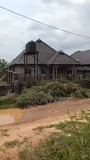 4bdrm Bungalow in Iyanomo Community, Benin City for sale