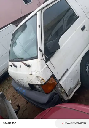 Mitsubishi L300 2002 White