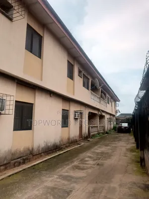 3bdrm Block of Flats in Beckley Estate New for sale