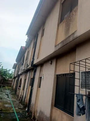 3bdrm Block of Flats in Beckley Estate New for sale