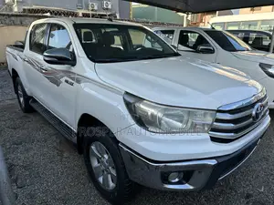 Toyota Hilux SR5 4x4 2016 White