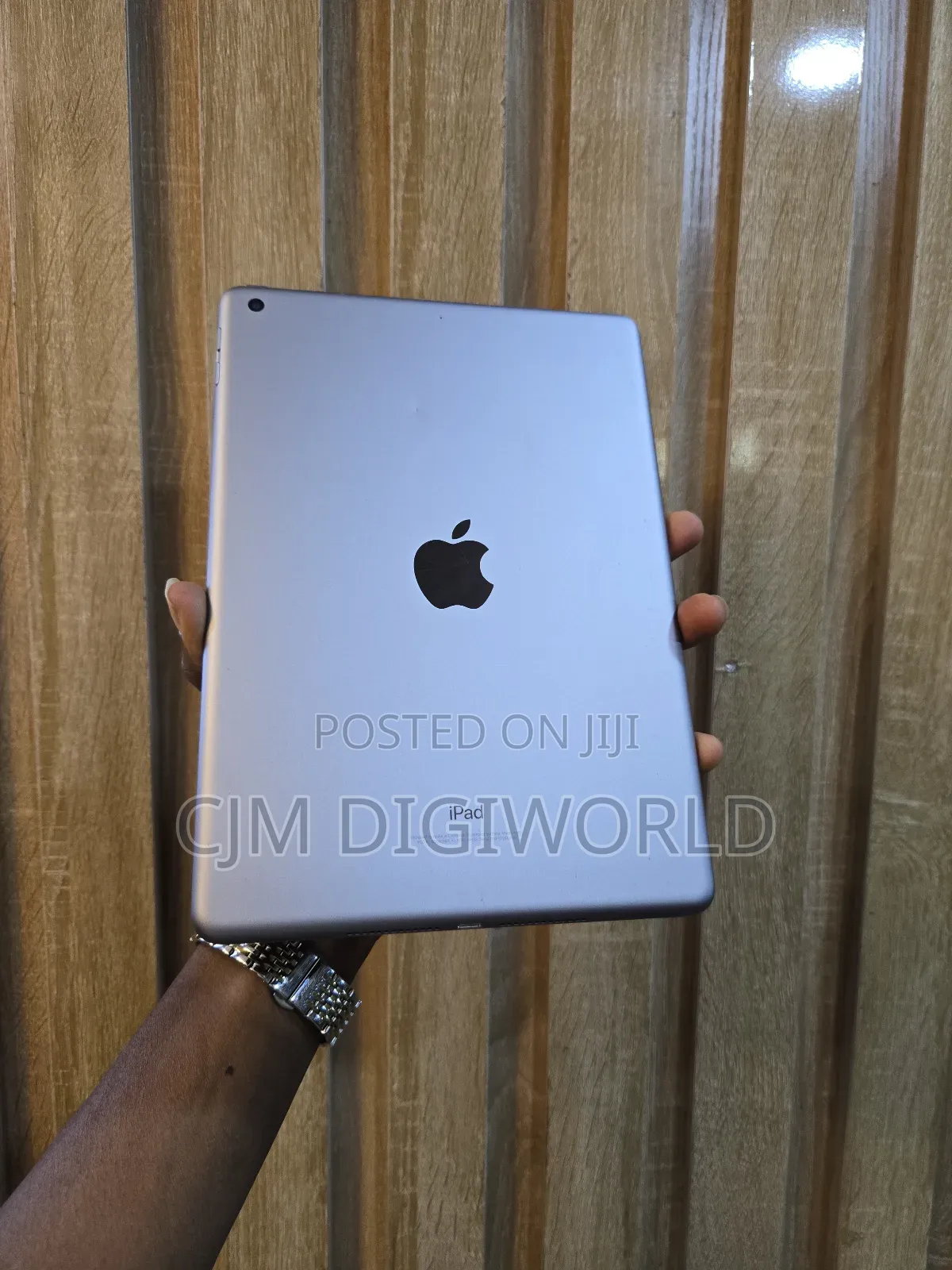 Apple iPad 9.7 128 GB Gray