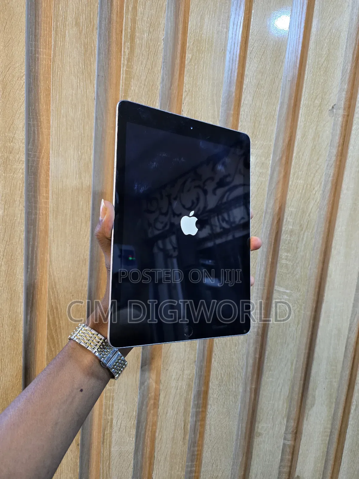 Apple iPad 9.7 128 GB Gray