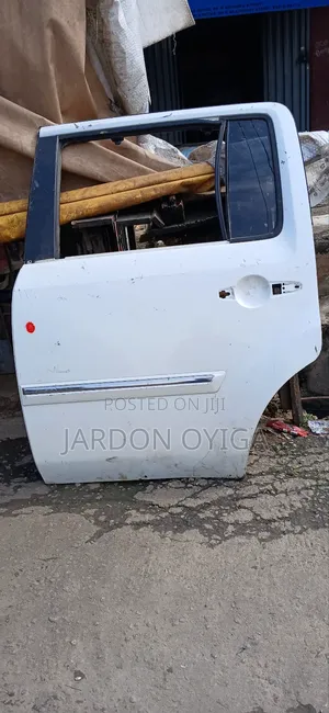 Empty Back Door Honda Pilot 2010