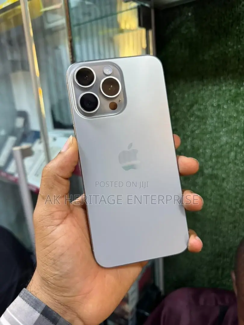New Apple iPhone 15 Pro Max 256 GB