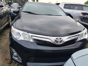 Toyota Camry XLE V6 4dr Sedan (3.5L 6cyl 6A) 2013 Black