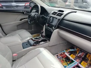 Toyota Camry XLE V6 4dr Sedan (3.5L 6cyl 6A) 2013 Black