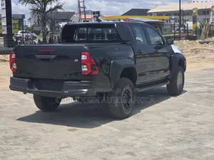 New Toyota Hilux 2024 Black
