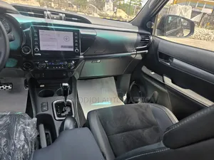 New Toyota Hilux 2024 Black