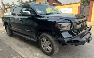 Toyota Tundra Double Cab 4x4  4.6L V8 2013 Black