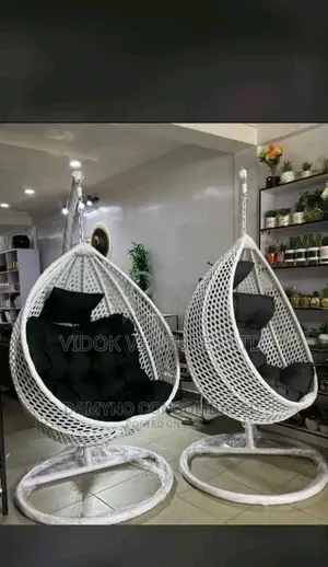 Rattan Swing Chair for Homes and Gardens