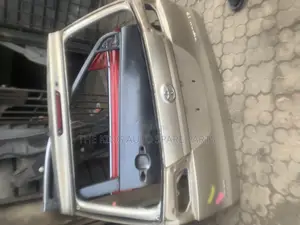 Toyota Sienna Empty Booth Neat One 05 Model