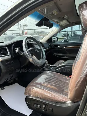 Toyota Highlander Limited Platinum 4x4 V6 (3.5L 6cyl 8A) 2018 Green