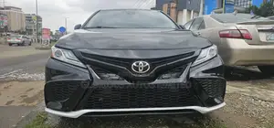 Toyota Camry SE FWD (2.5L 4cyl 8AM) 2018 Black