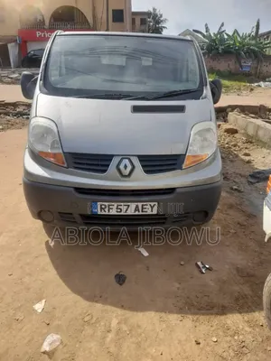 Renault Trafic 2005 Silver